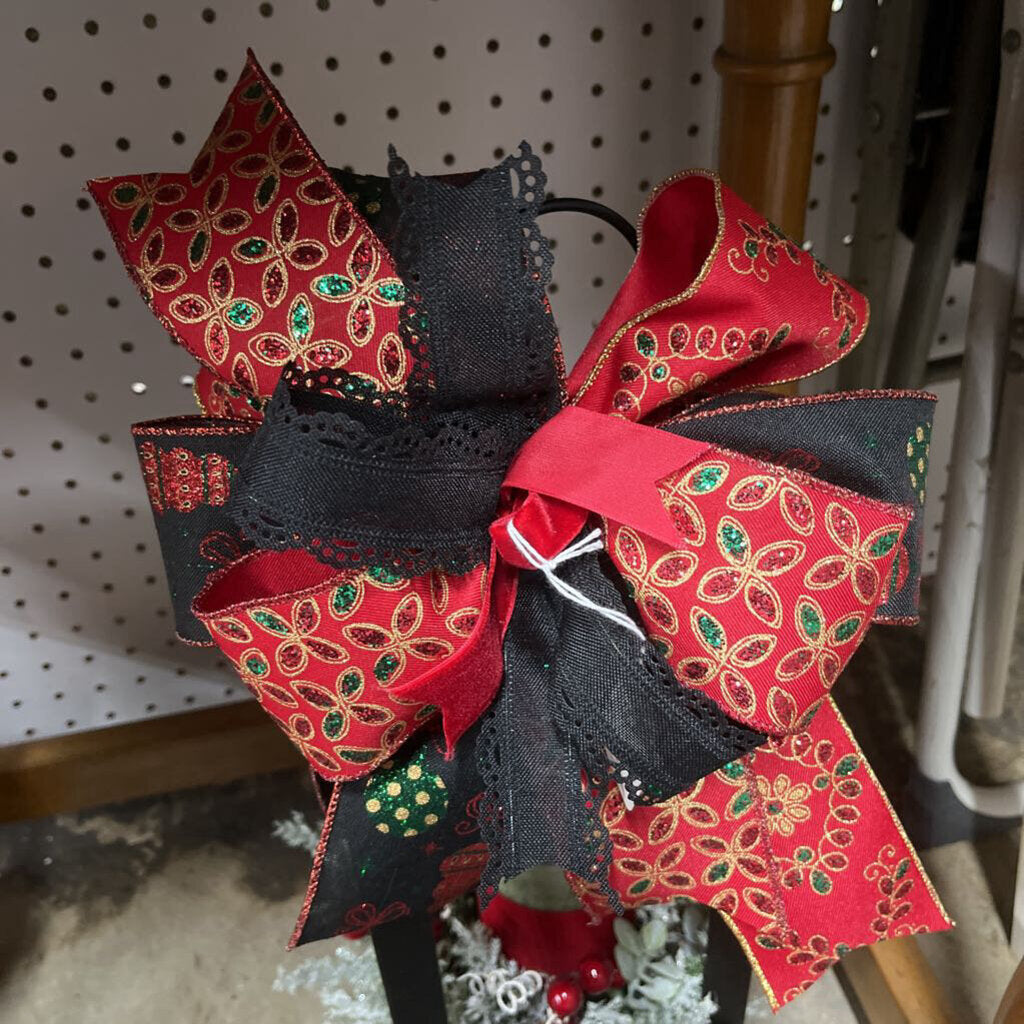 RED BLACK CHRISTMAS LANTERN