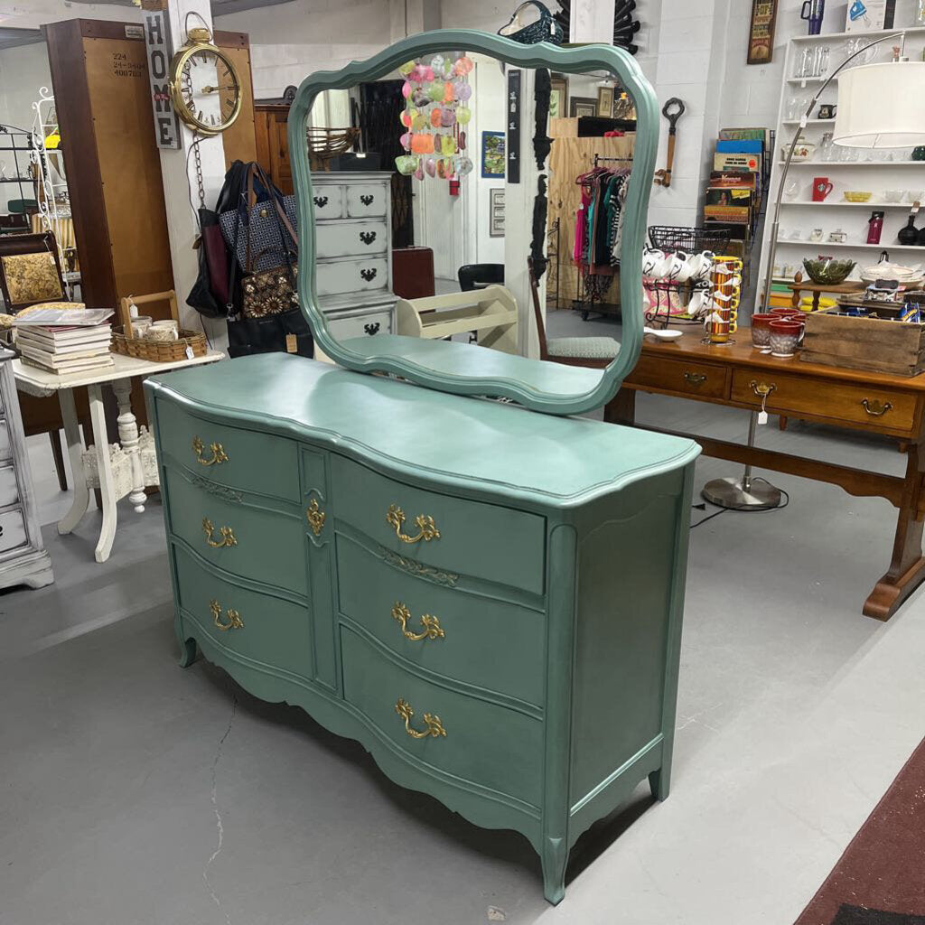 FRENCH PROVINCIAL 6 DRAWER DRESSER W/ MIRROR
