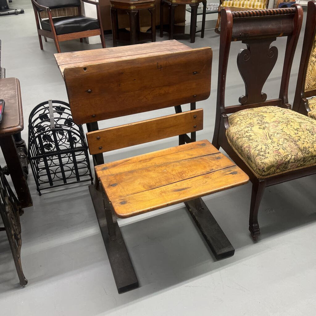 VINTAGE IRON AND WOOD OLD SCHOOL DESK