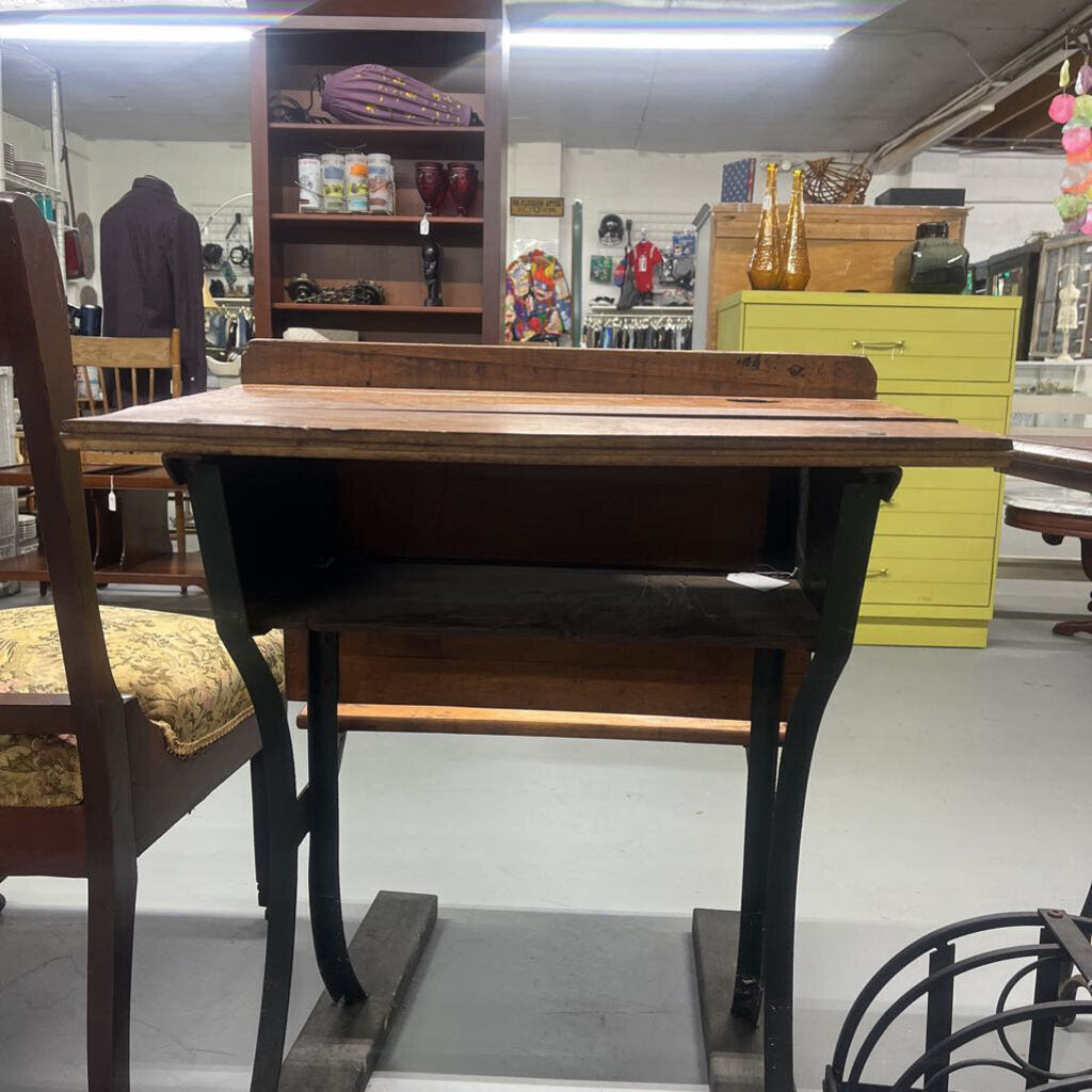 VINTAGE IRON AND WOOD OLD SCHOOL DESK