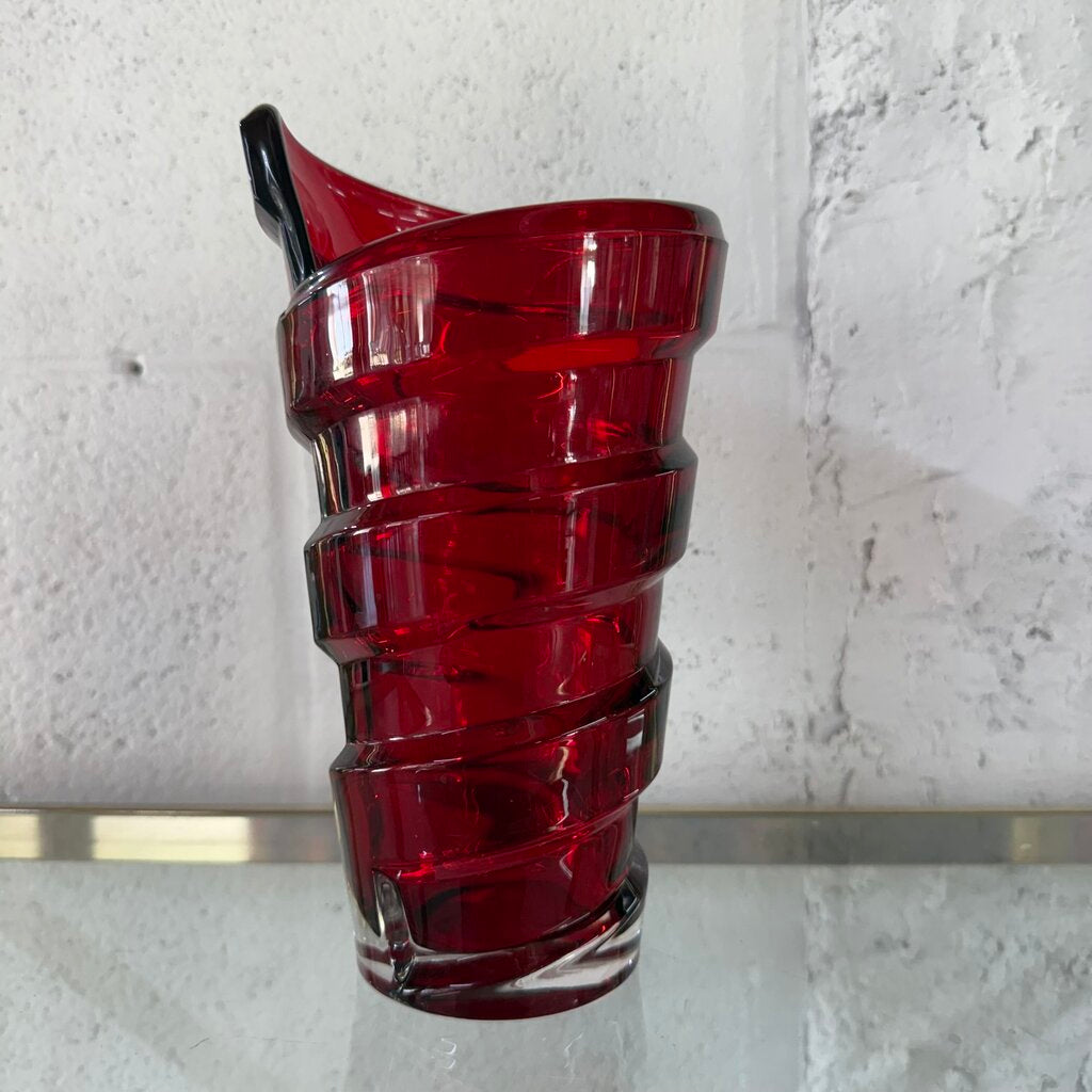 RED GLASS LAYERED VASE