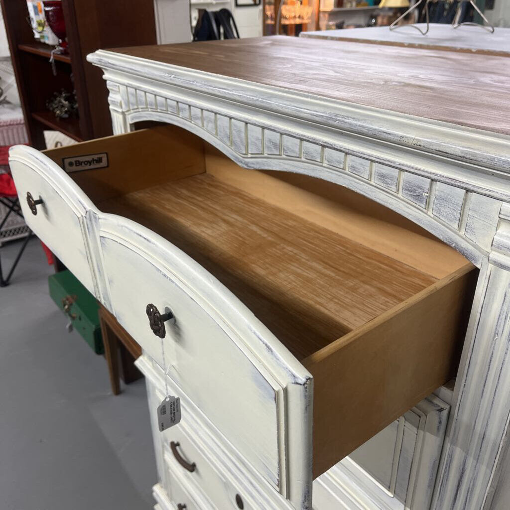 VINTAGE BROYHILL 5 DRAWER CHEST