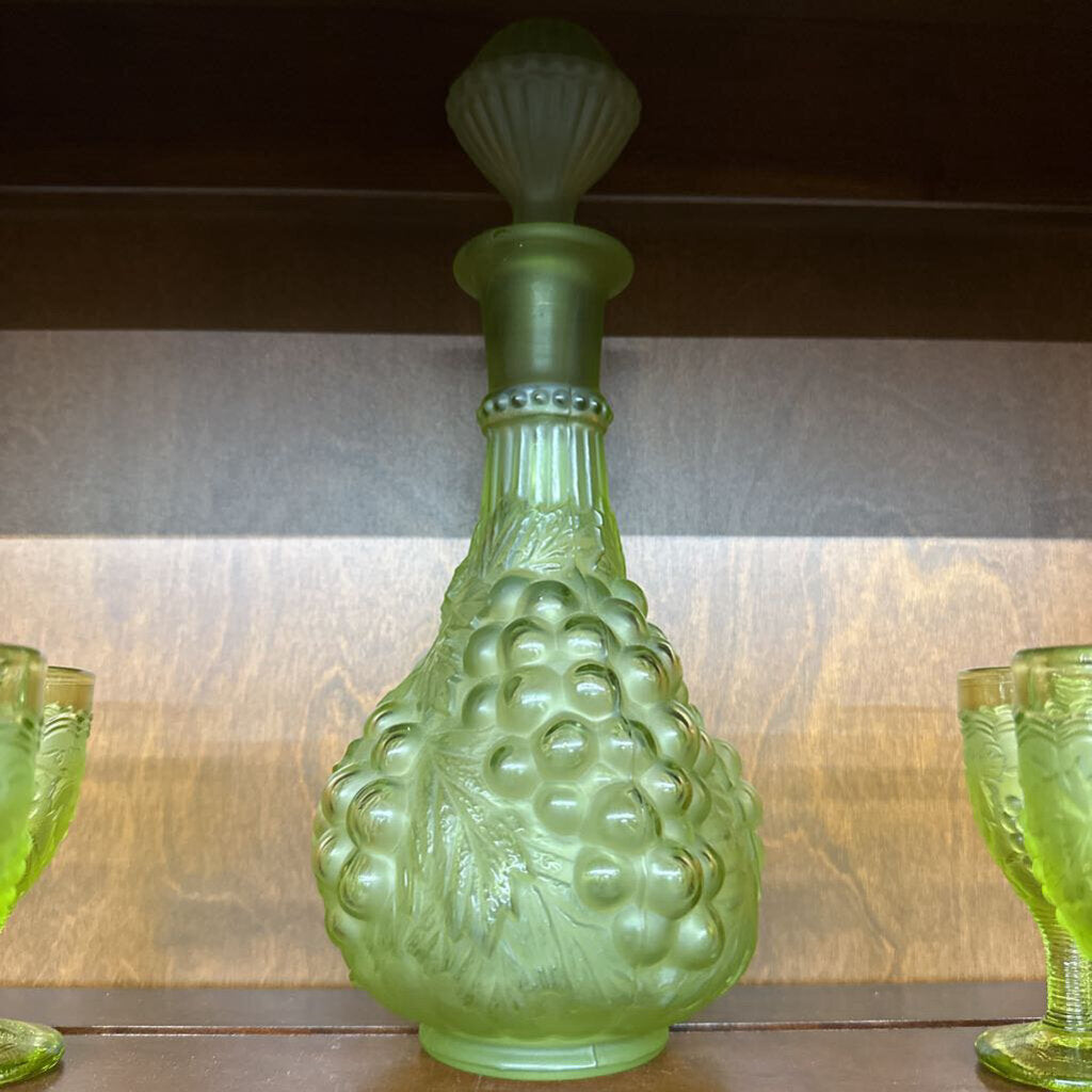VINTAGE IMPERIAL GRAPE 10PC DECANTER SET (GREEN)