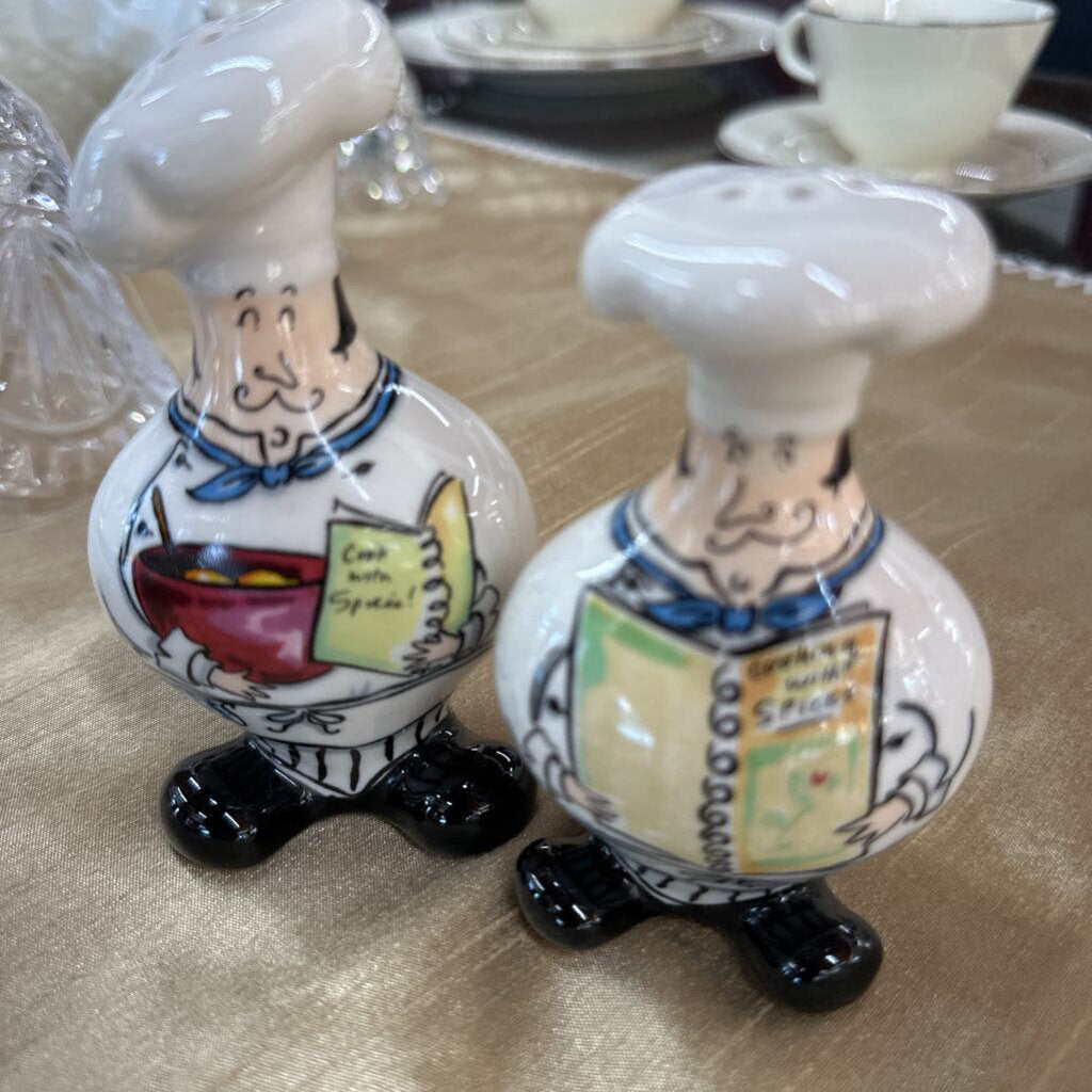 Pair Mudpie Chef Spice Shakers