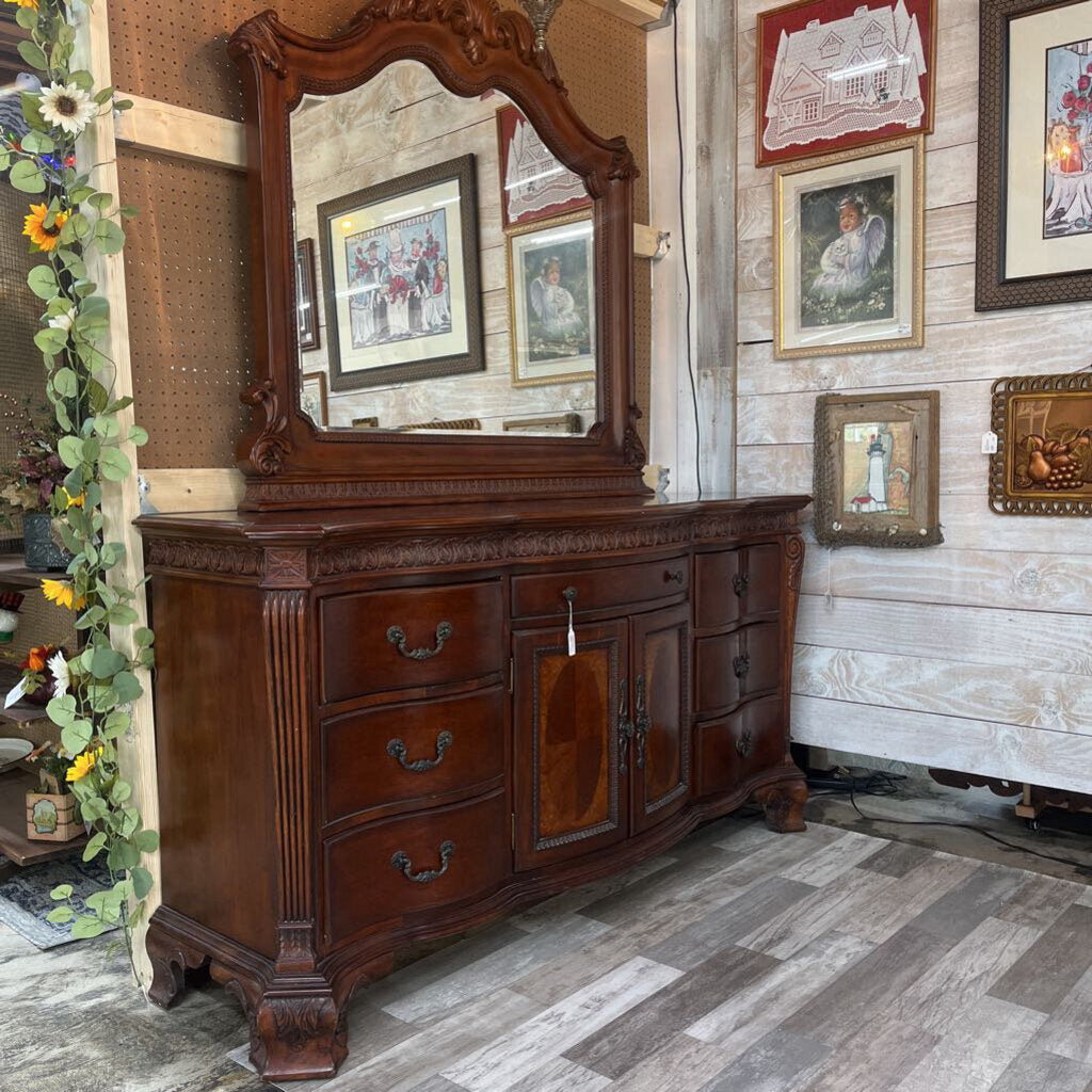 LARGE 9 DRAWER DRESSER WITH MIRROR