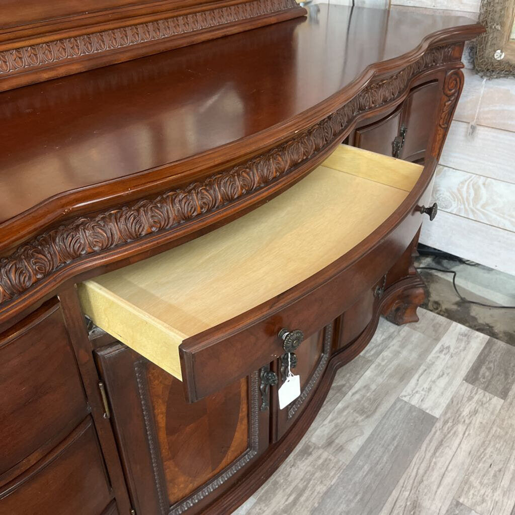 LARGE 9 DRAWER DRESSER WITH MIRROR