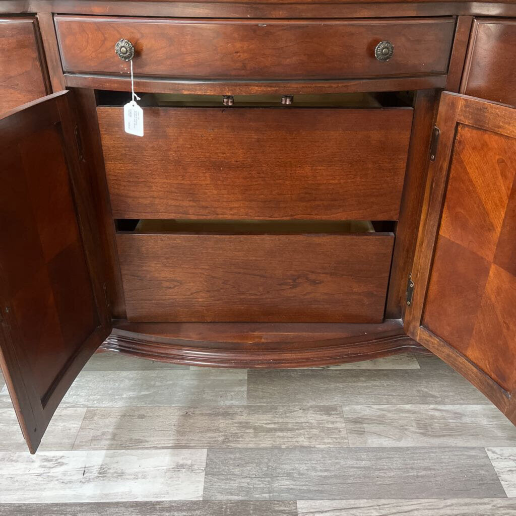 LARGE 9 DRAWER DRESSER WITH MIRROR
