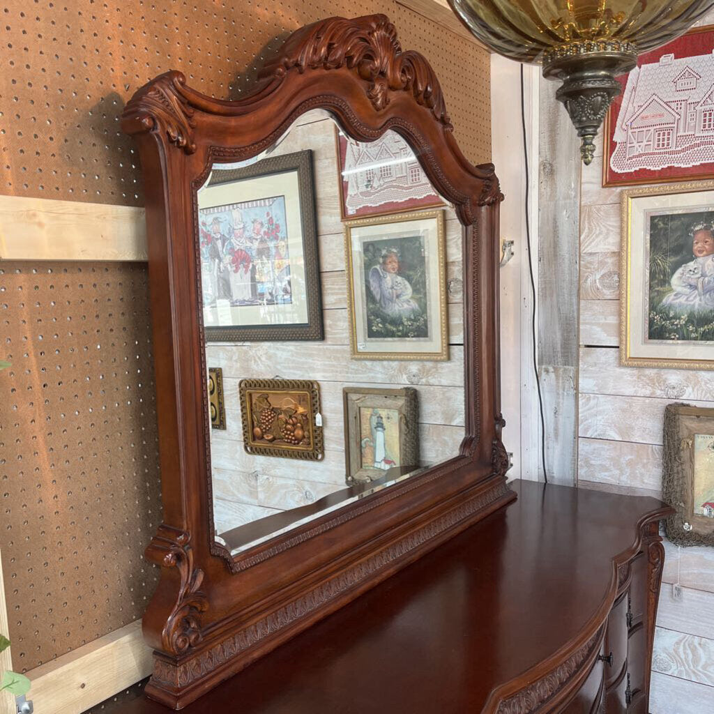 LARGE 9 DRAWER DRESSER WITH MIRROR