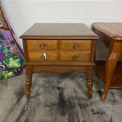 END TABLE WITH DRAWER