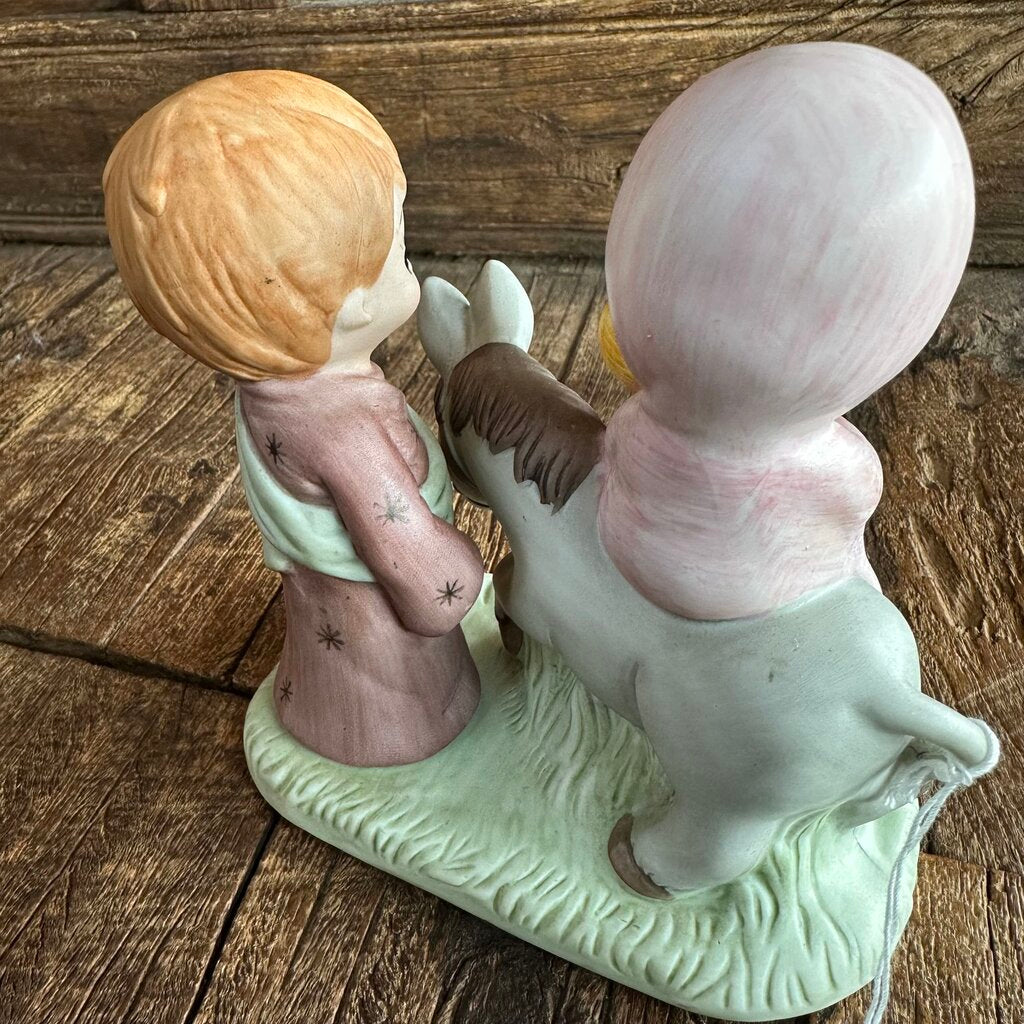 VTG HOMOCO NATIVITY FIGURINE