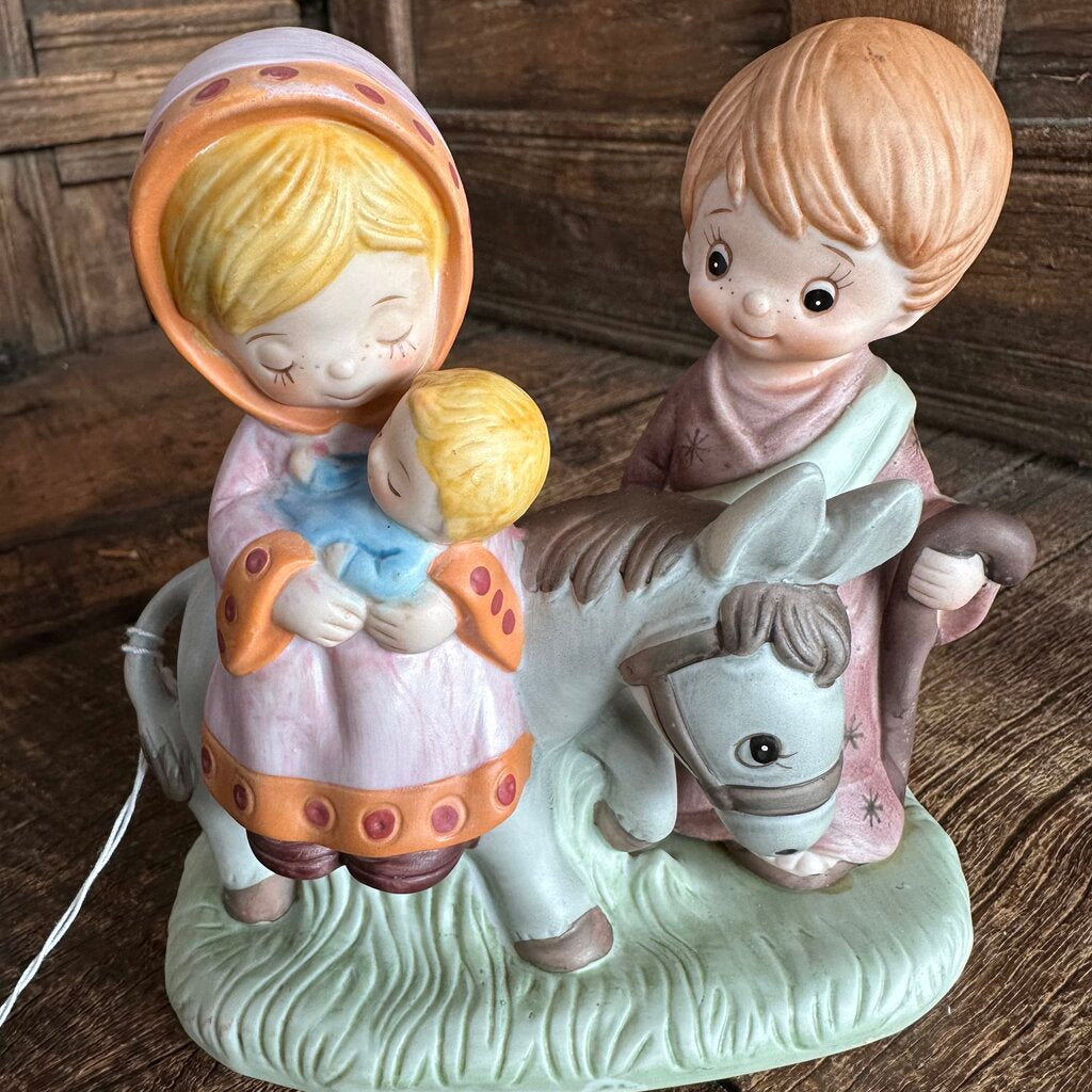 VTG HOMOCO NATIVITY FIGURINE