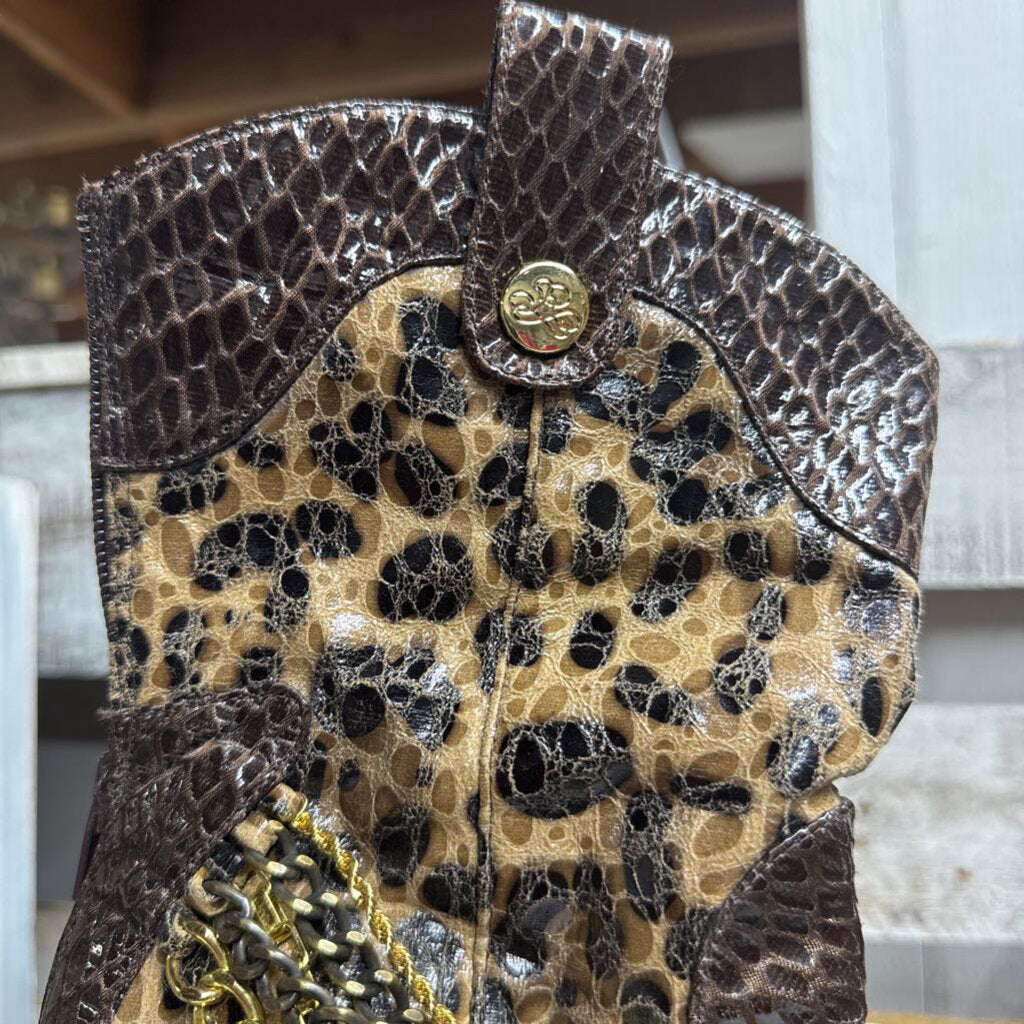 J RENEE CHAINED LEOPARD SNAKE BOOTS SZ 8