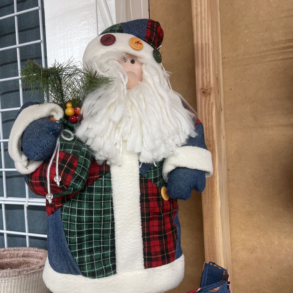 STANDING SANTA WITH PLAID COAT