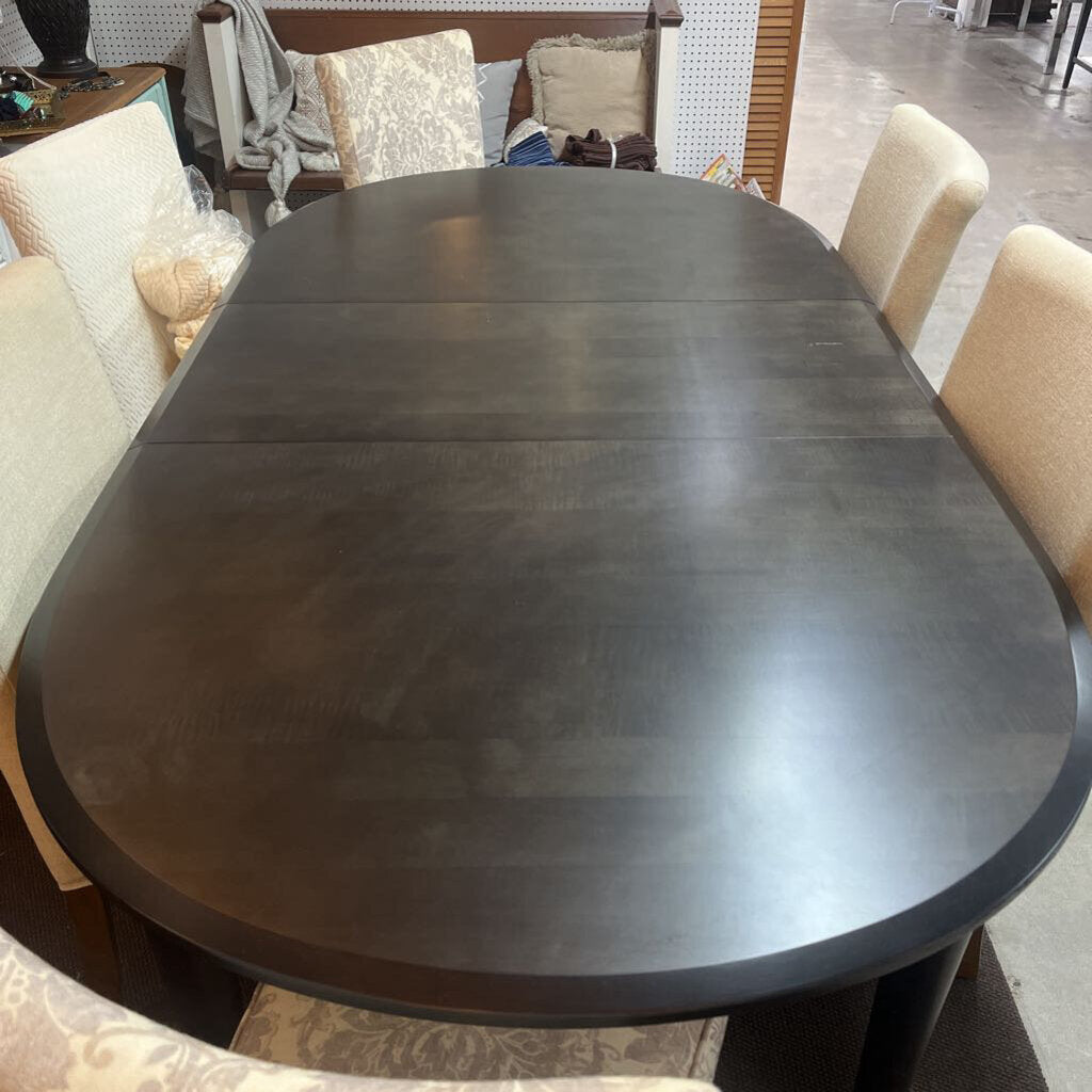 BASSETT FURNITURE DINING TABLE WITH 6 CHAIRS AND LEAF