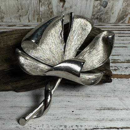 VTG ART NOUVEAU SILVERTONE BROOCH