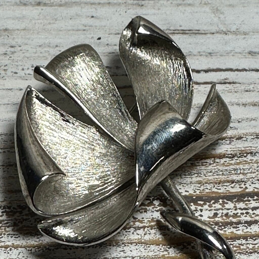 VTG ART NOUVEAU SILVERTONE BROOCH