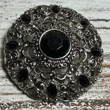 VTG SILVERTONE FILIGREE BROOCH BLACK STONES
