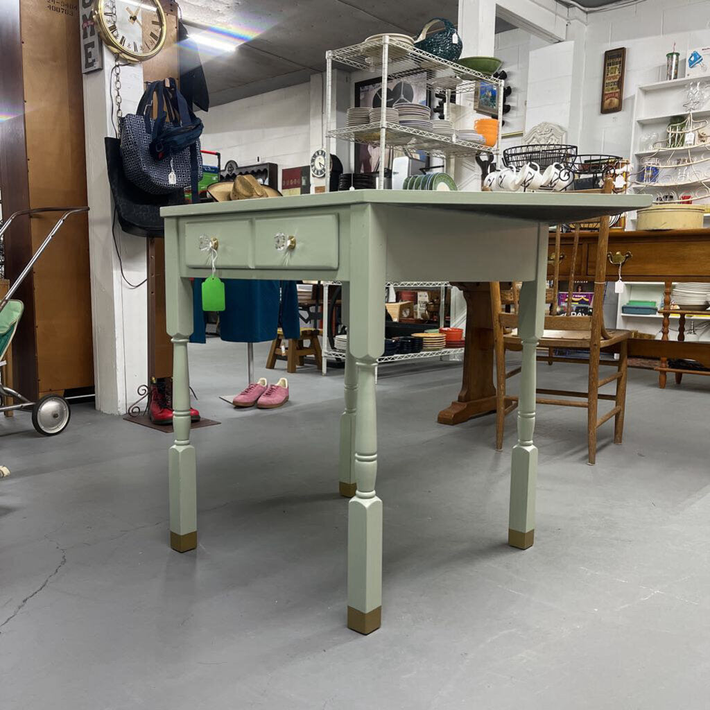 CORNER DESK w/ DRAWER