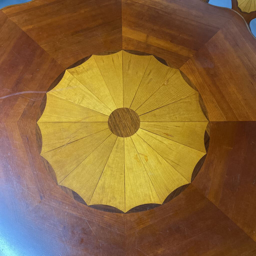 Claw Foot Dining Table w/4 Chairs