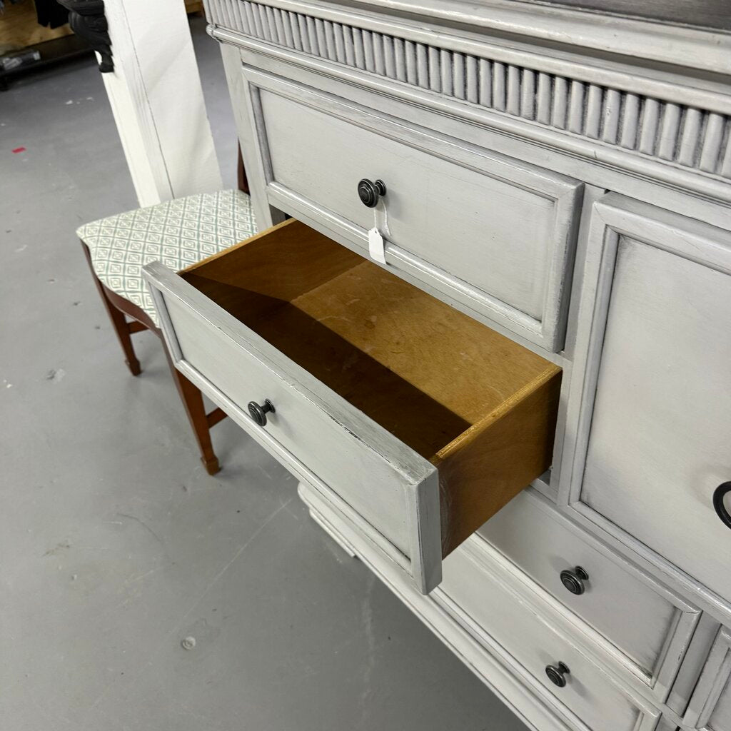9 DRAWER DRESSER / CHEST