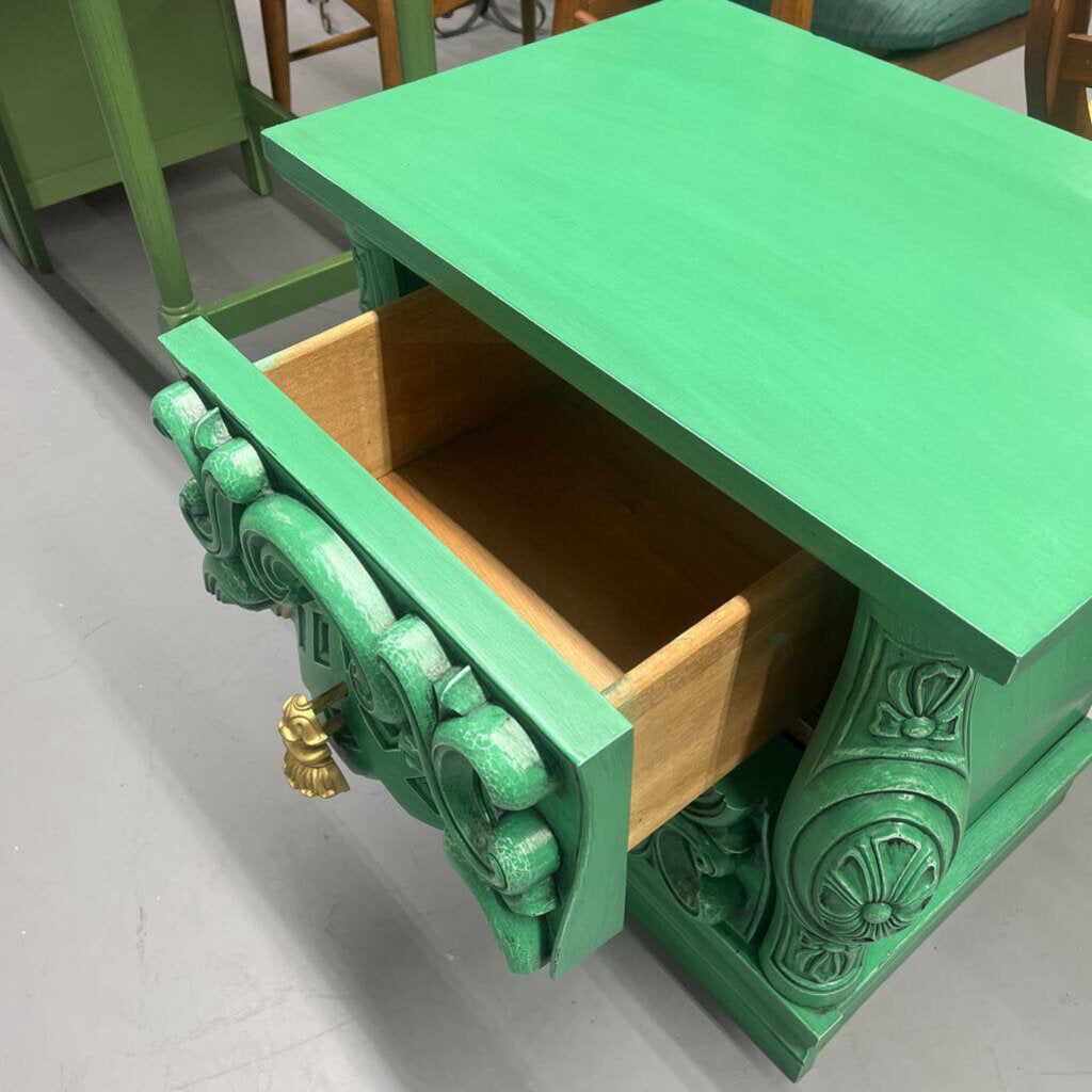 2 DRAWER BEDSIDE (BOMBAY) CHEST