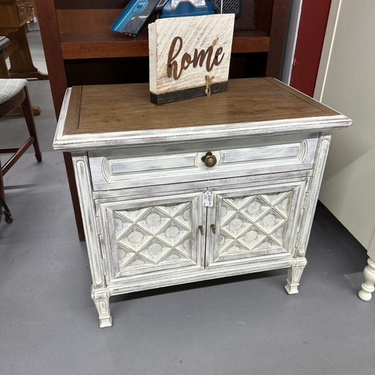 THOMASVILLE BED-SIDE CHEST