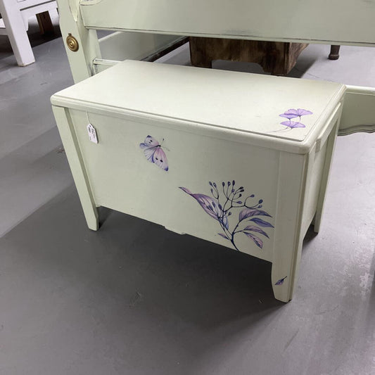 SMALL TRUNK / TOYBOX