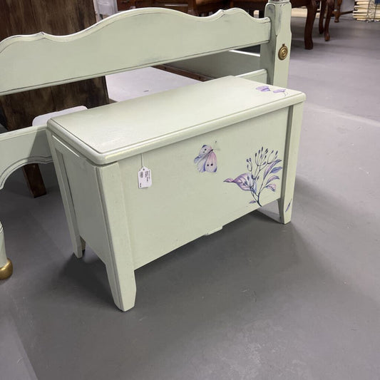 SMALL TRUNK / TOYBOX