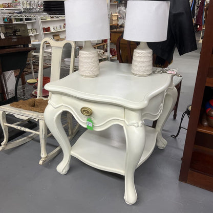 QUEEN ANNE STYLE XL SIDE TABLE W/ DRAWER