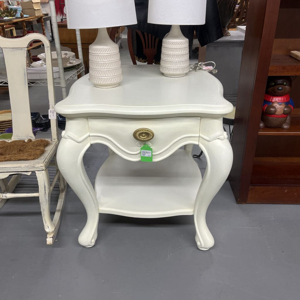 QUEEN ANNE STYLE XL SIDE TABLE W/ DRAWER