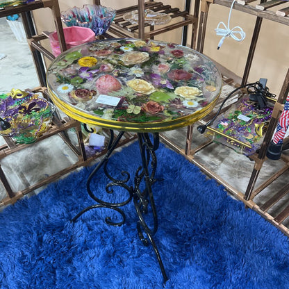 RESIN TABLE