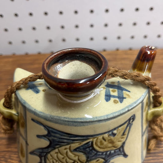 VIN DACHIBIN FISH SAKE BOTTLE