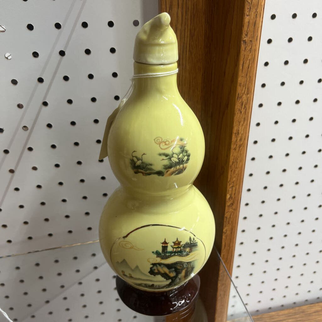 SANPIEN JIU ASIAN YELLOW DECANTER