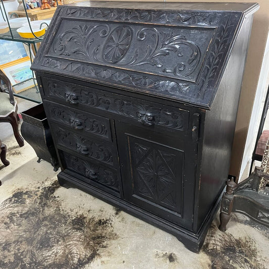 17TH CENTURY OAK GREENMAN SECRETARY DESK