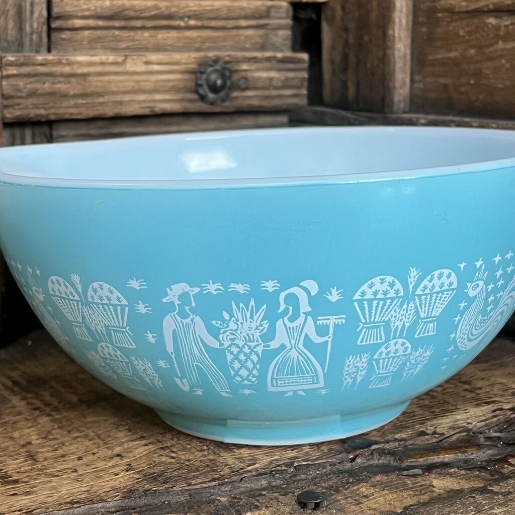 Blue Small Pyrex Amish Butterprint Cinderella Bowl
