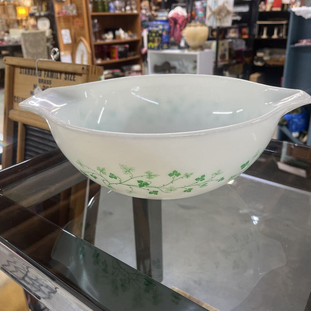GREEN IVY PYREX CINDERELLA BOWL