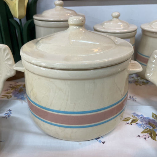 VINTAGE MCCOY POTTERY-CASSEROLE DISH OR BEAN POT