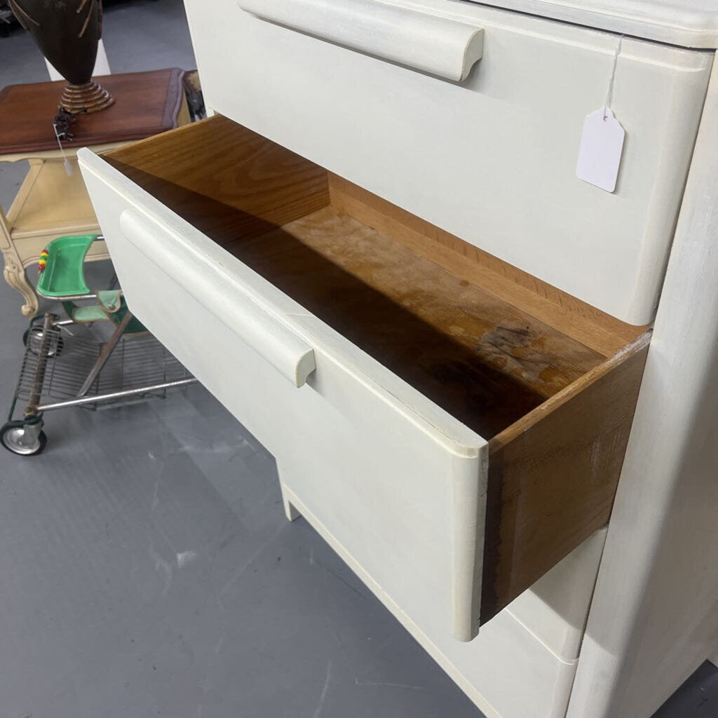 VINTAGE 4 DRAWER CHEST