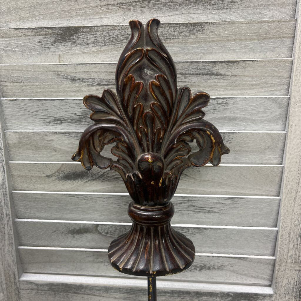 Ornate Fleur-de-Lis Tabletop Accent
