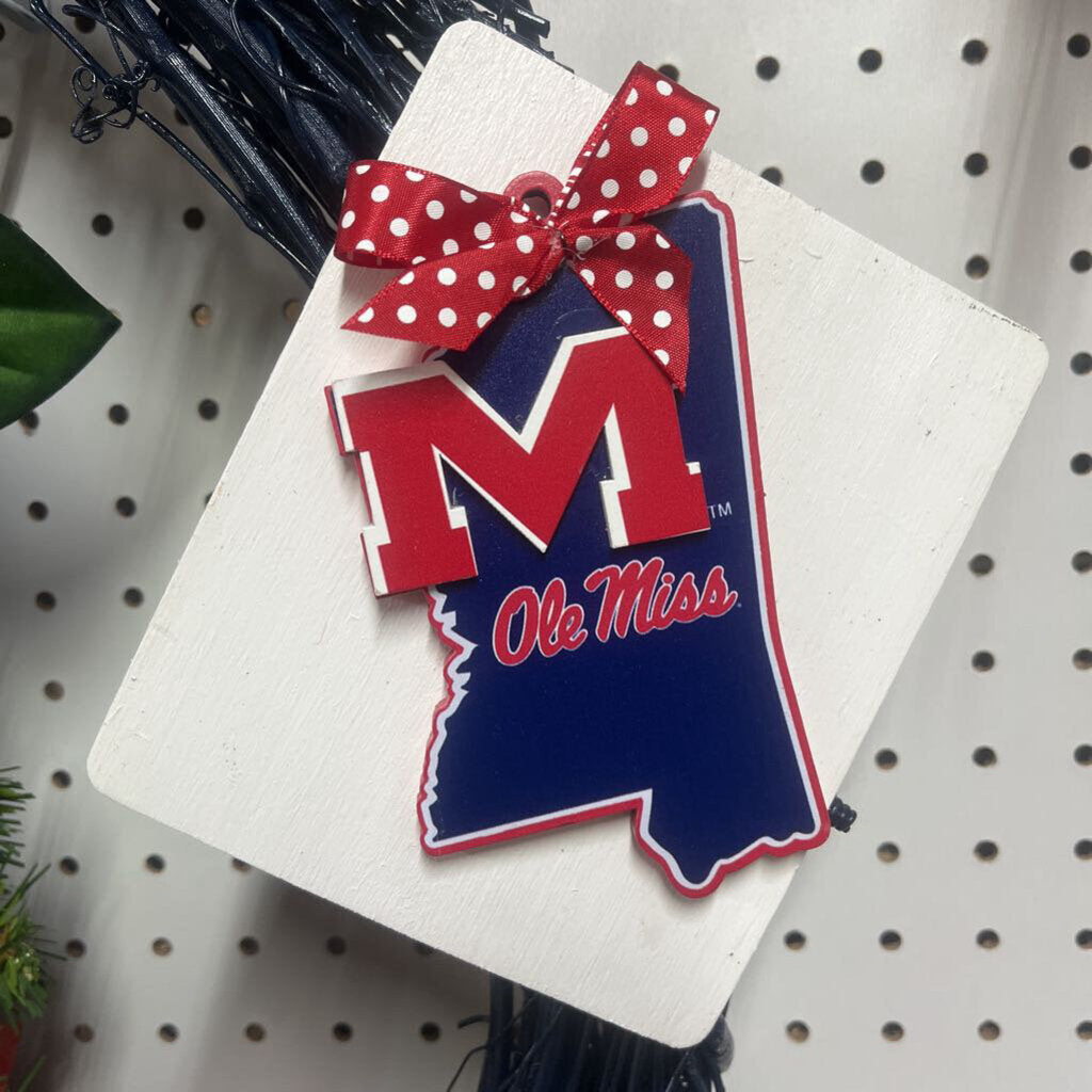 Ole Miss Wreath