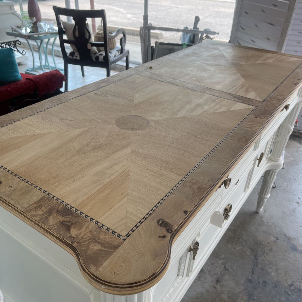 White Ribbed Leg Buffet Natural Top