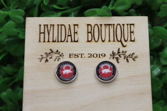 AR RAZORBACKS RED CIRCLE GLASS STUD EARRINGS