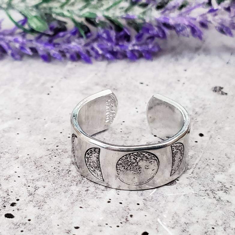 MOON PHASES CELESTIAL SILVER RING