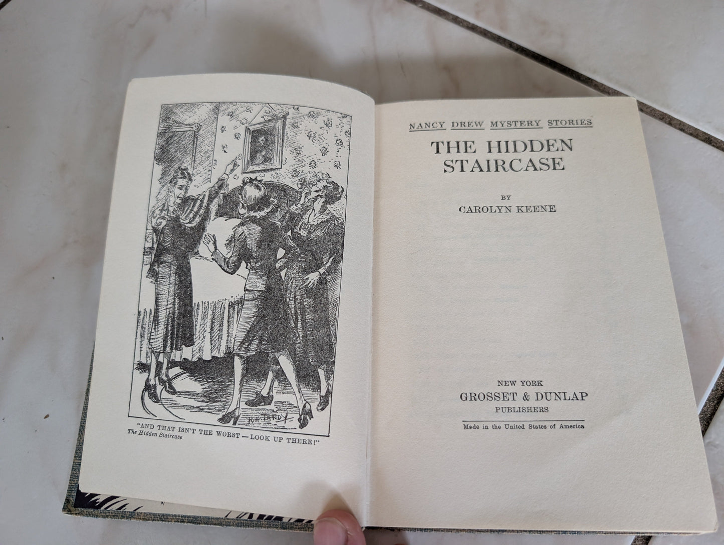 THE HIDDEN STAIRCASE (NANCY DREW, BOOK 2) - BOOK BY CAROLYN KEENE FIRST EDITION