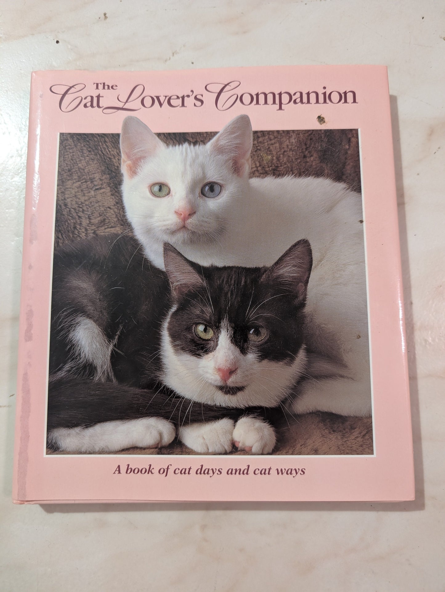 THE CAT LOVER'S COMPANION: A BOOK OF CAT DAYS AND CAT WAYS BY JOAN MOORE