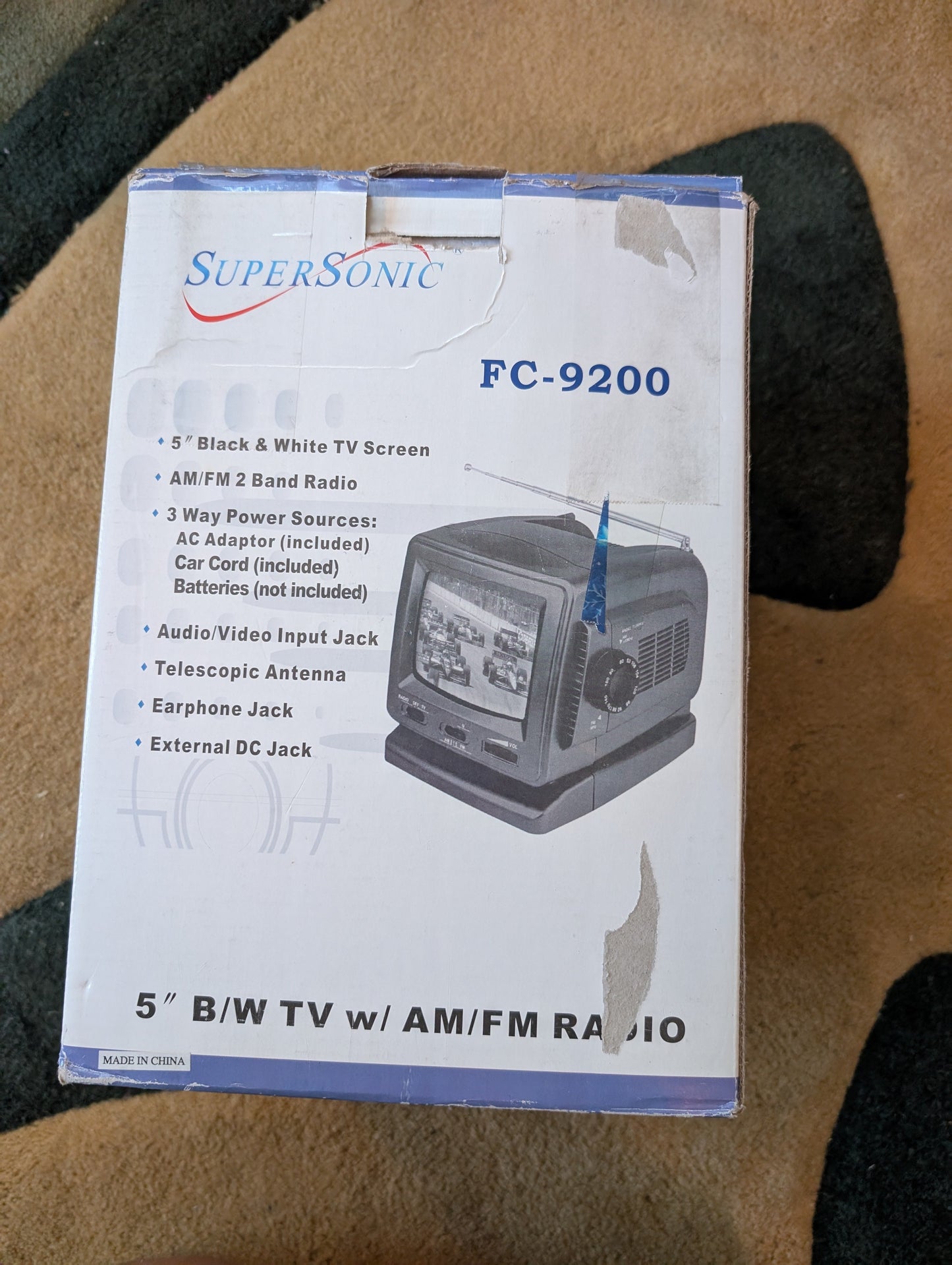 SUPERSONIC FC-9200; 5 PORTABLE BLACK & WHITE TV WITH AM/FM RADIO