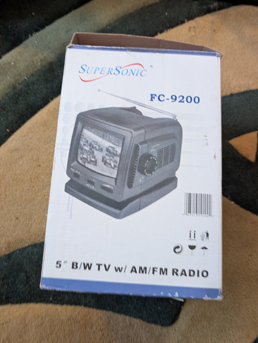 SUPERSONIC FC-9200; 5 PORTABLE BLACK & WHITE TV WITH AM/FM RADIO