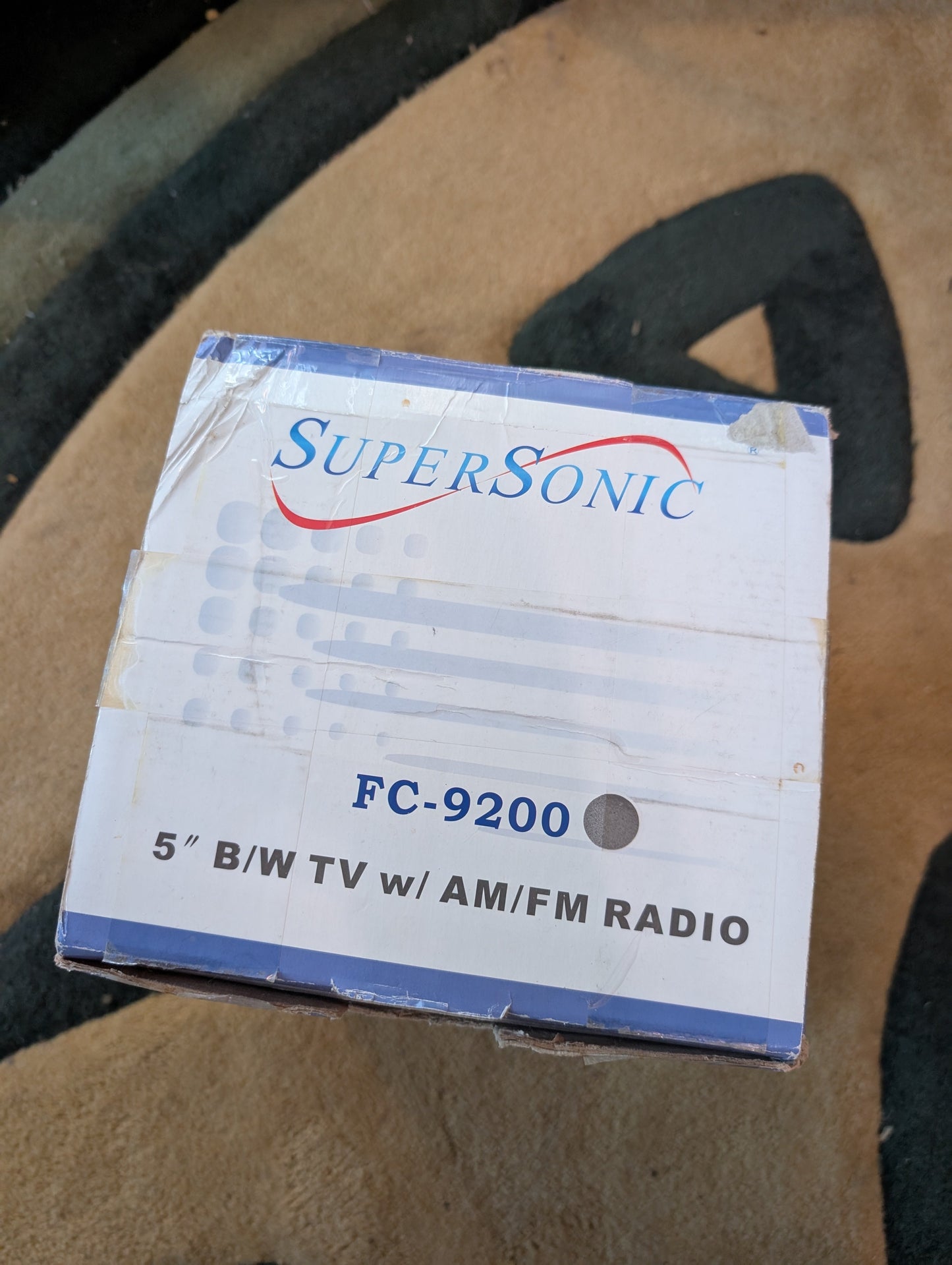SUPERSONIC FC-9200; 5 PORTABLE BLACK & WHITE TV WITH AM/FM RADIO