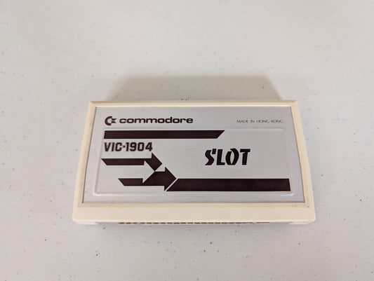 SLOT COMMODORE VIC-20 COMPUTER GAMECARTRIDGE VIC-1904
