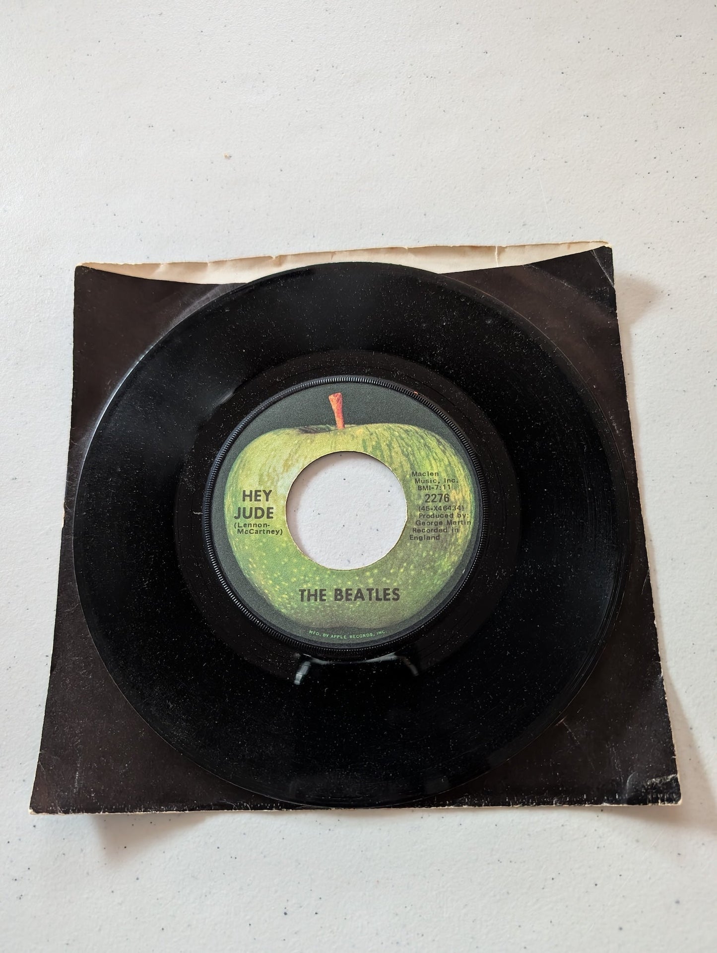 THE BEATLES - HEY JUDE - REVOLUTION  APPLE RECORDS 2276 W/SLEEVE 1968 (7 IN, 45 RPM, SINGLE, VINYL RECORD ALBUM)